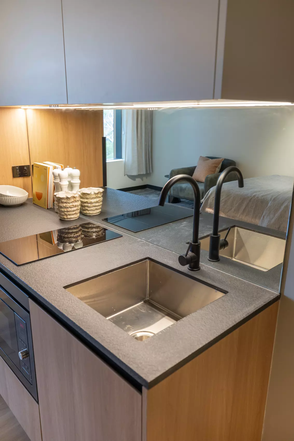 Empowered Studio_R62_7743.jpg