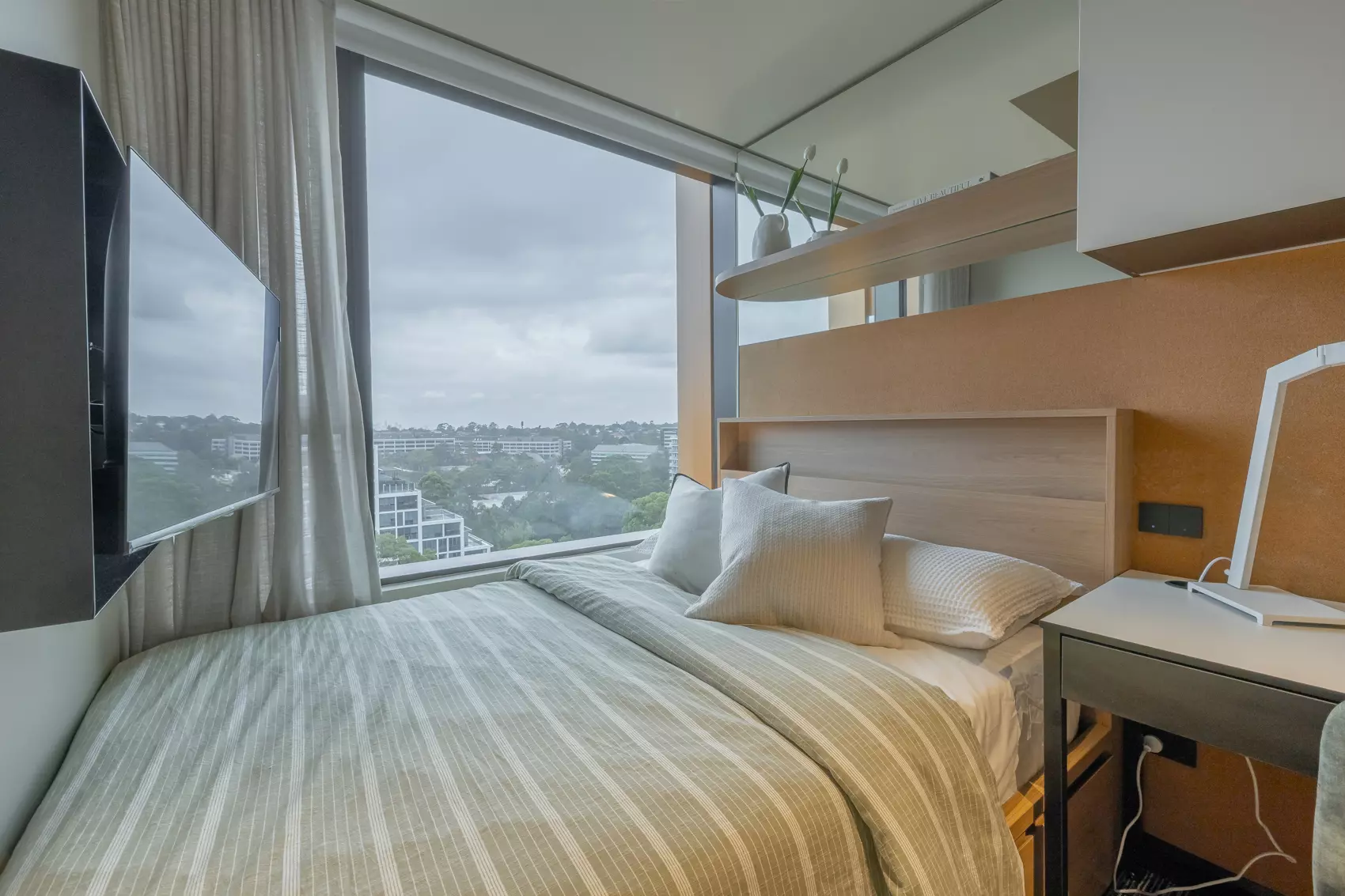 Signature Studio_R62_6801-HDR.jpg